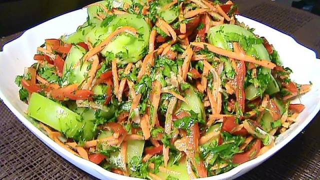 Салат из зеленых помидор по-корейски