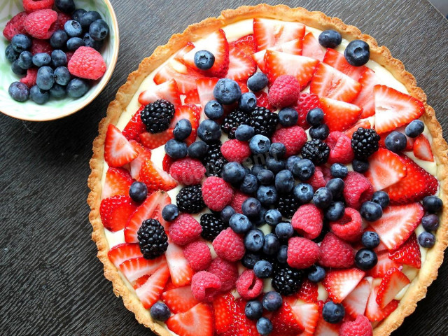 Пирог со свежими ягодами тарт