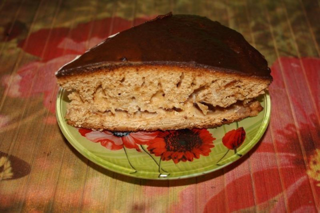 Торт с медом со сметанным кремом в шоколадной глазури