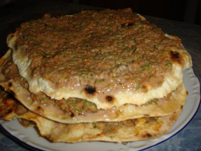 Лагмаджо - лепешки с мясом