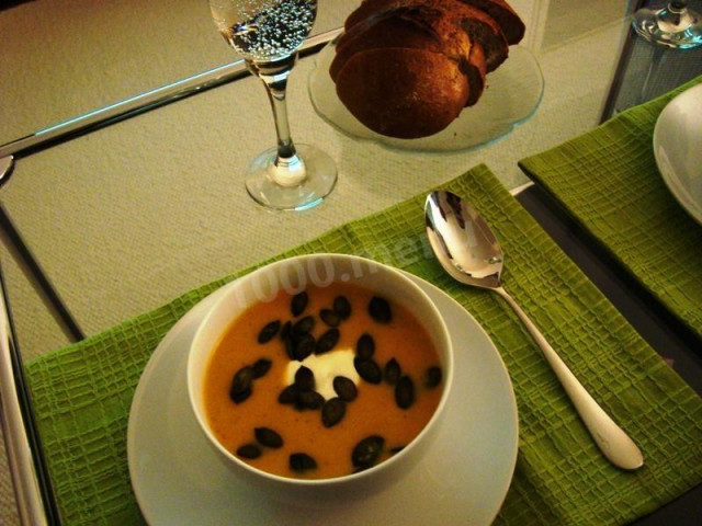 Суп-пюре тыква с имбирем и чесноком